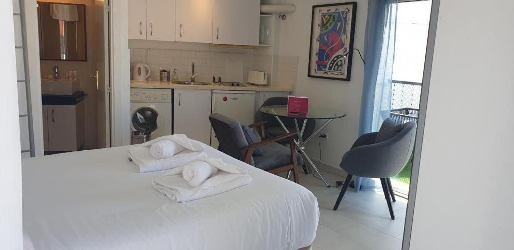 Estudio Banos Del Carmen Apartment Malaga Luaran gambar